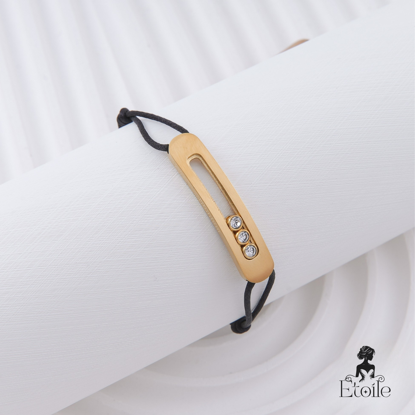 ✨ اسوارة خيط – ميسيكا Messika ذهبي رفيع ✨