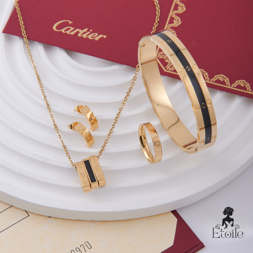 ✨ طقم كارتير Love - 4 قطع مستطيل ذهبي ✨
