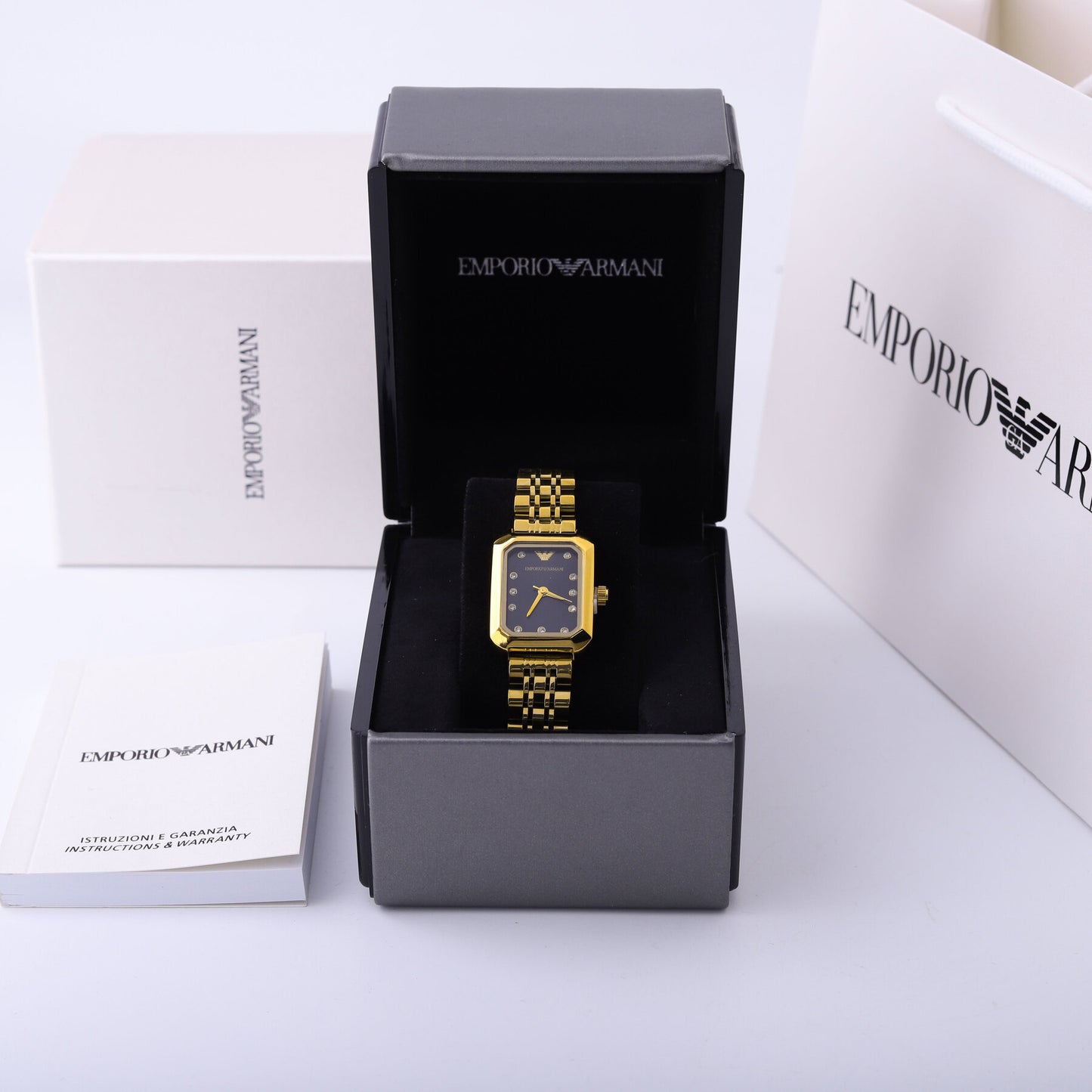 ✨ ساعة أرمني – ذهبي بمينا أسود فاخر ✨