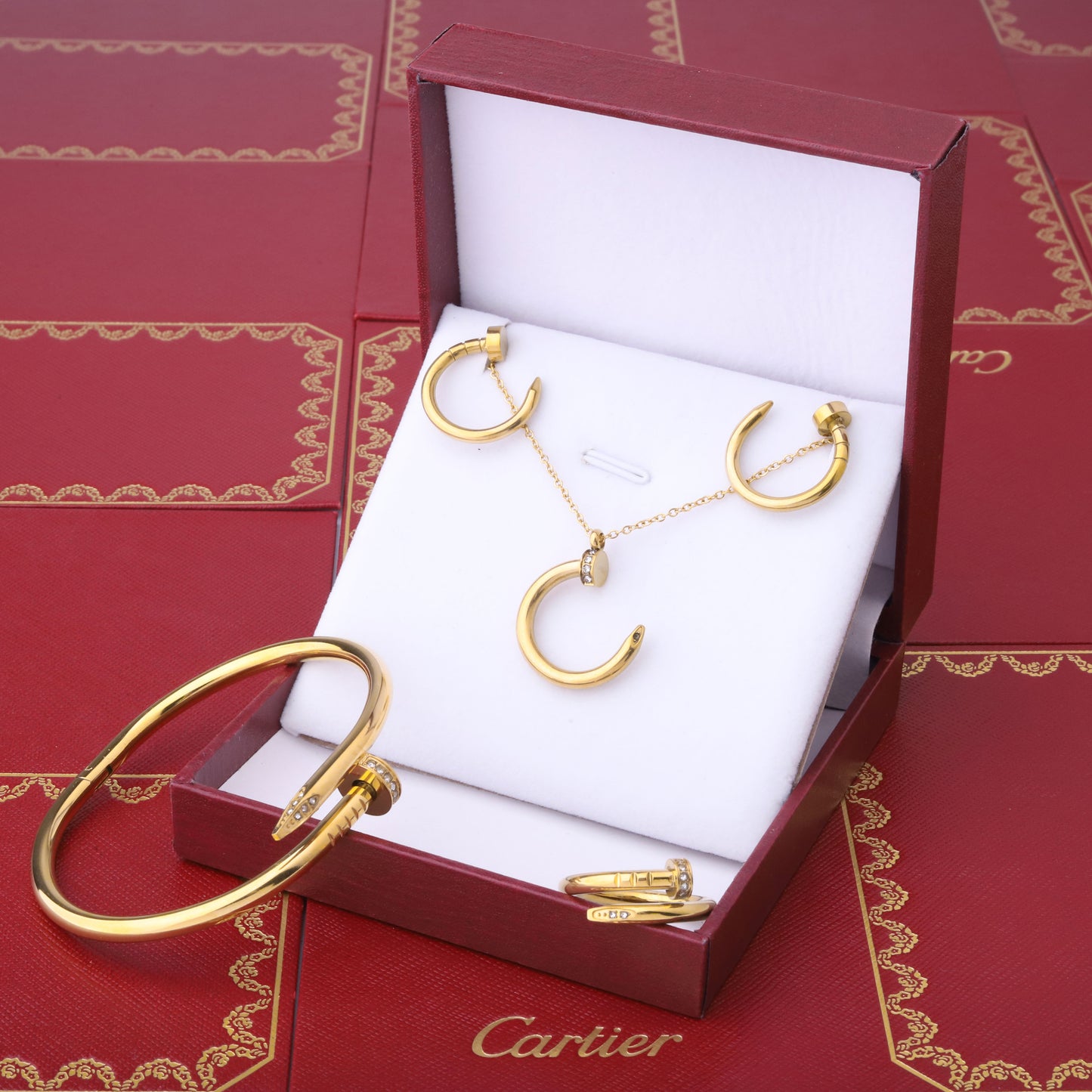 ✨ طقم كارتير مسمار - ذهبي ✨