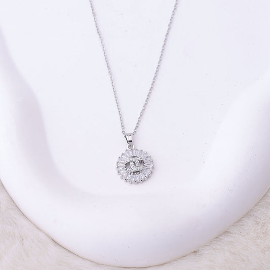 طقم شانيل – قطعتين بزركون فضي ✨💎