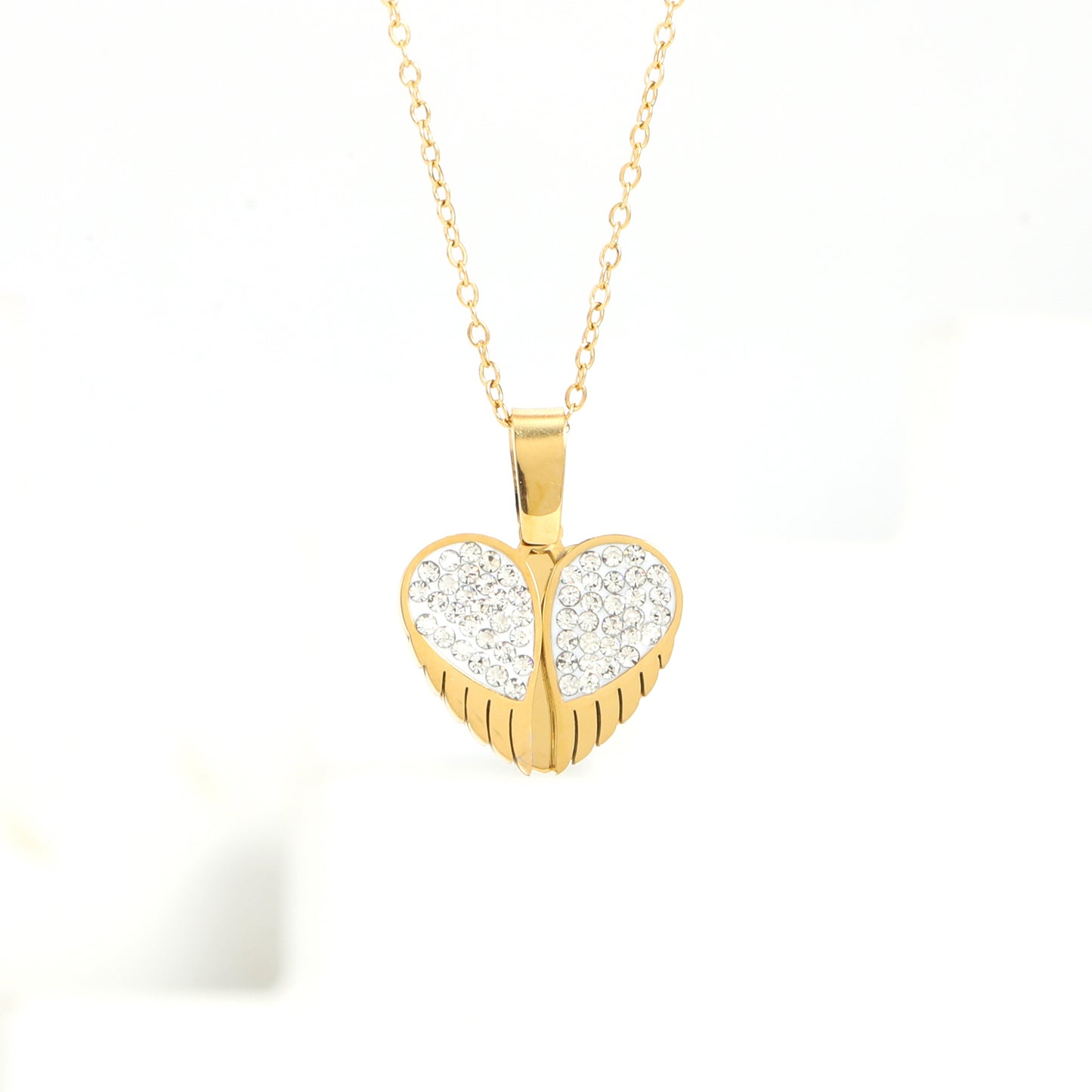 سنسال قلب صغير بأجنحة – أبيض 🤍