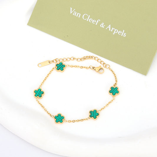 ✨ أسوارة فان كليف ذهبي وأخضر - ورد ✨