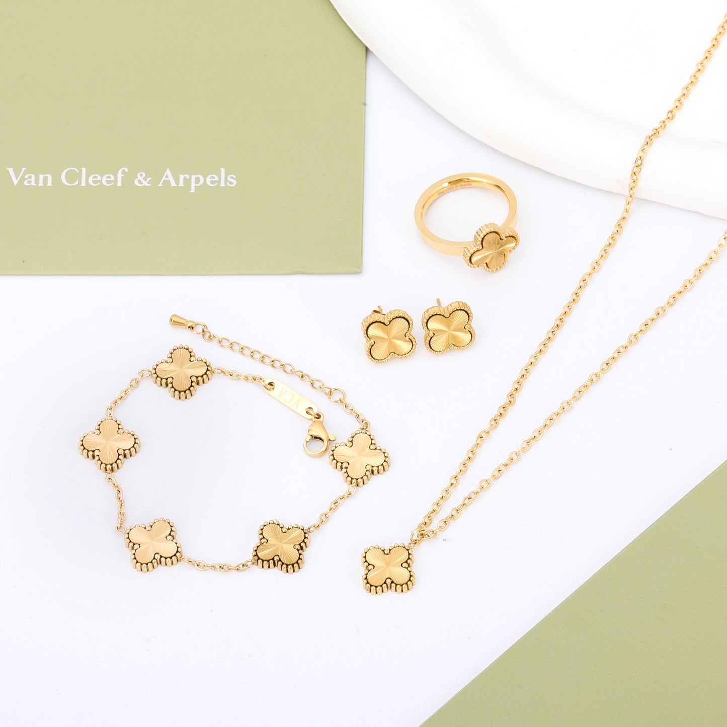 ✨ طقم فان كليف 4 قطع ذهبي ✨
