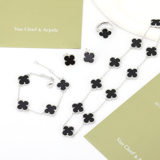 ✨ طقم فان كليف أسود وفضي - 4 قطع ✨