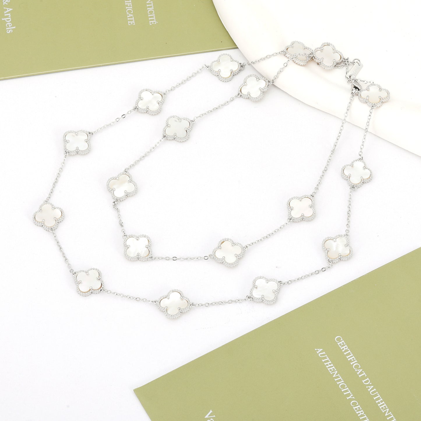 ✨ سنسال فان كليف أبيض وفضي - 1 م 20 وردة ✨