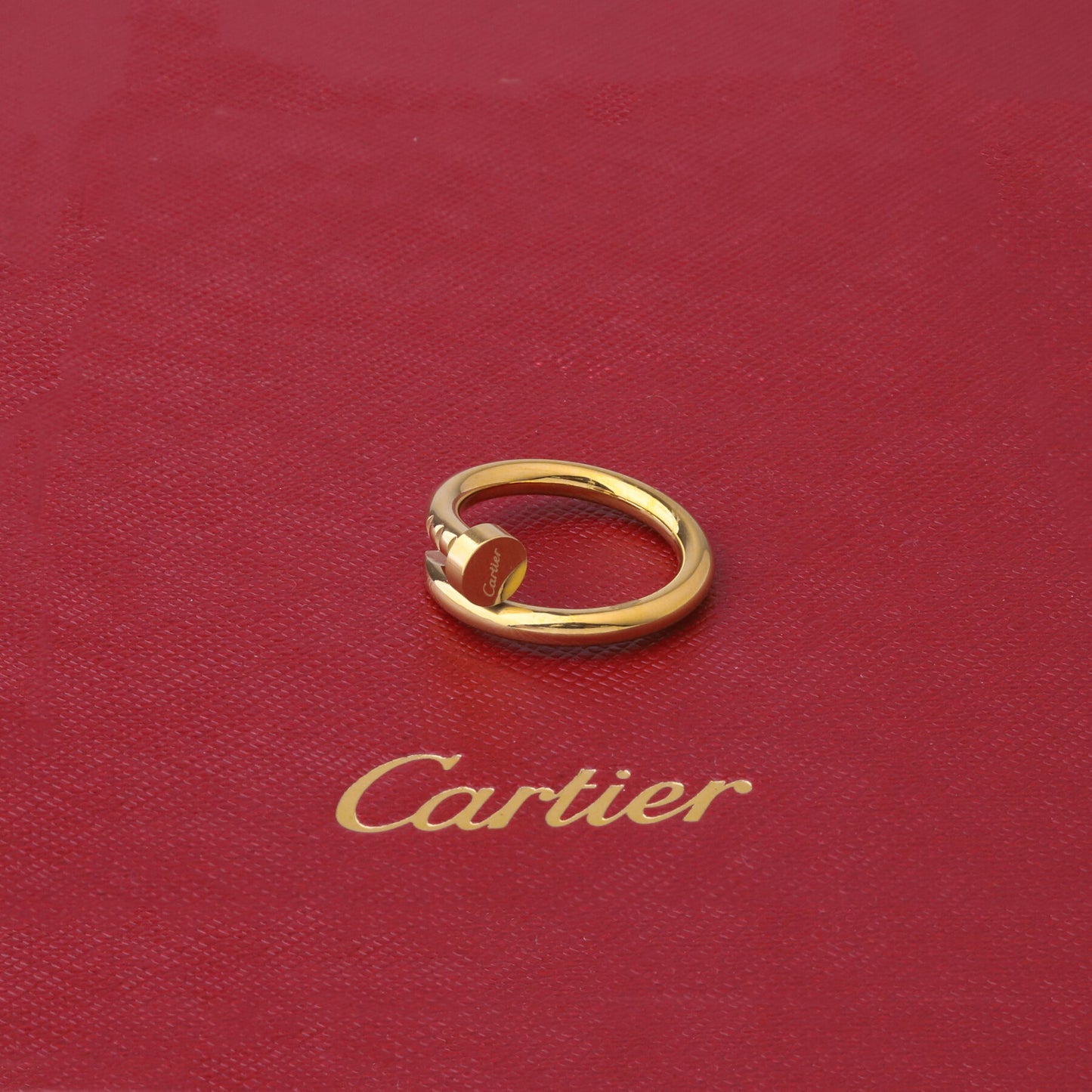 ✨ طقم كارتير مسمار - ذهبي وزركون أبيض ✨