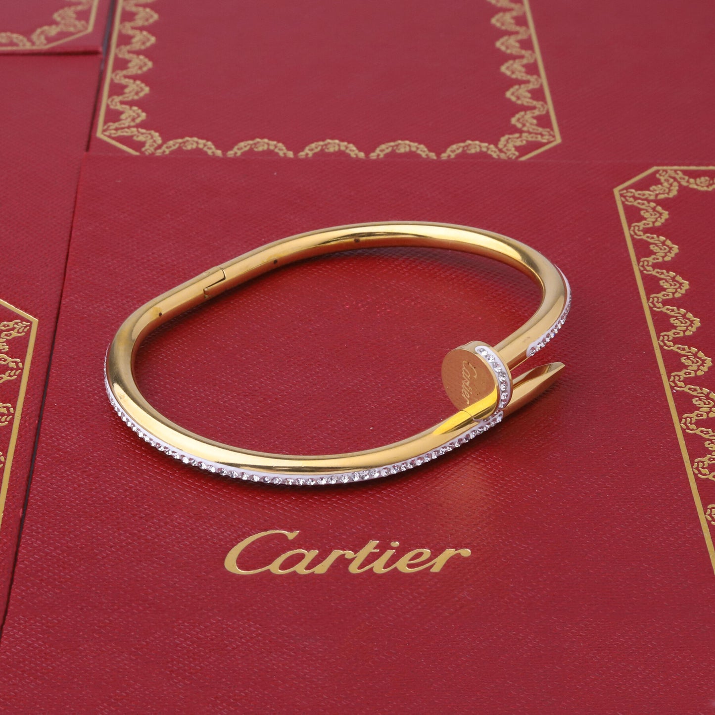 ✨ طقم كارتير مسمار - ذهبي وزركون أبيض ✨