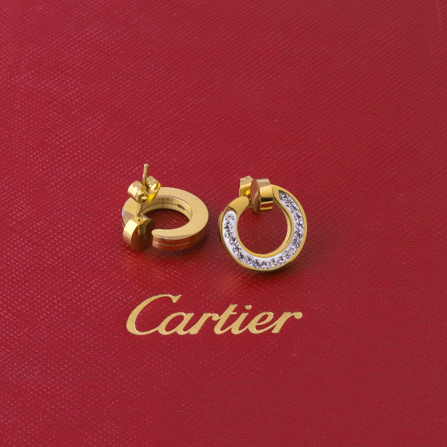 ✨ طقم كارتير مسمار - ذهبي وزركون أبيض ✨