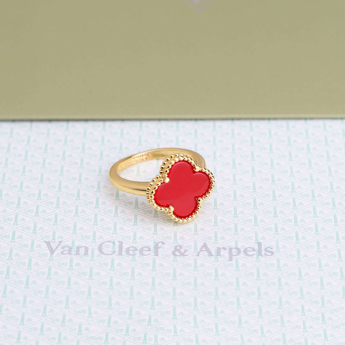 ✨ خاتم فان كليف أحمر ✨