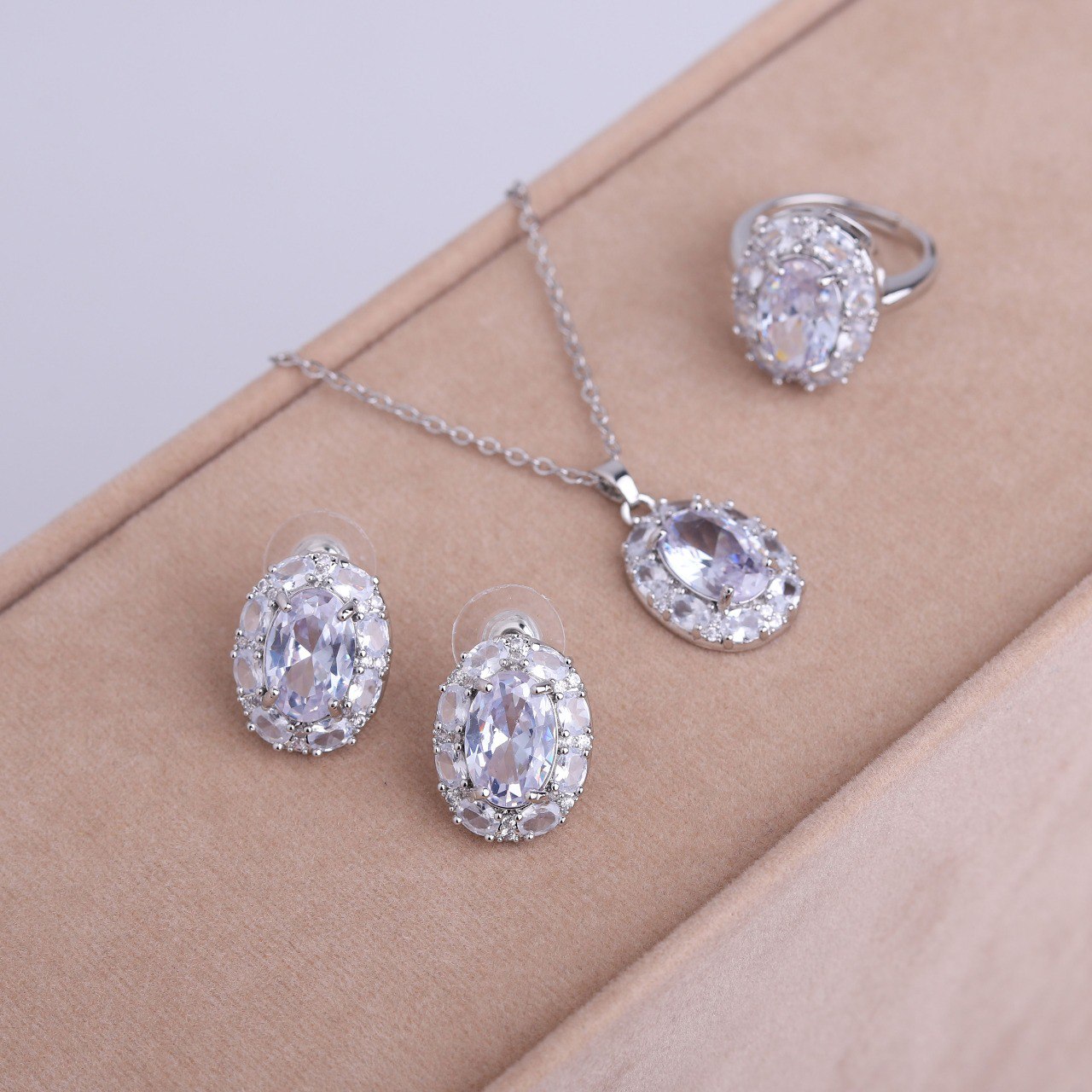 ✨ طقم لازوردي – 3 قطع فضي ✨