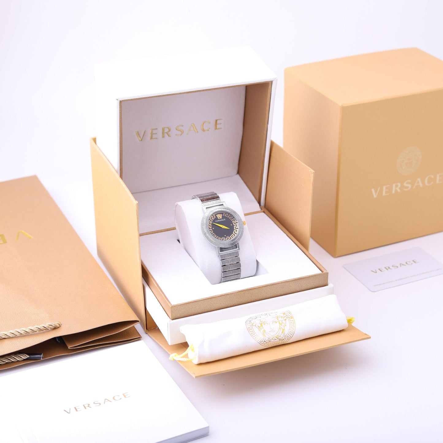 🖤 ساعة فرزاتشي (أسود وفضي) - قمة الأناقة الخالدة 🤍