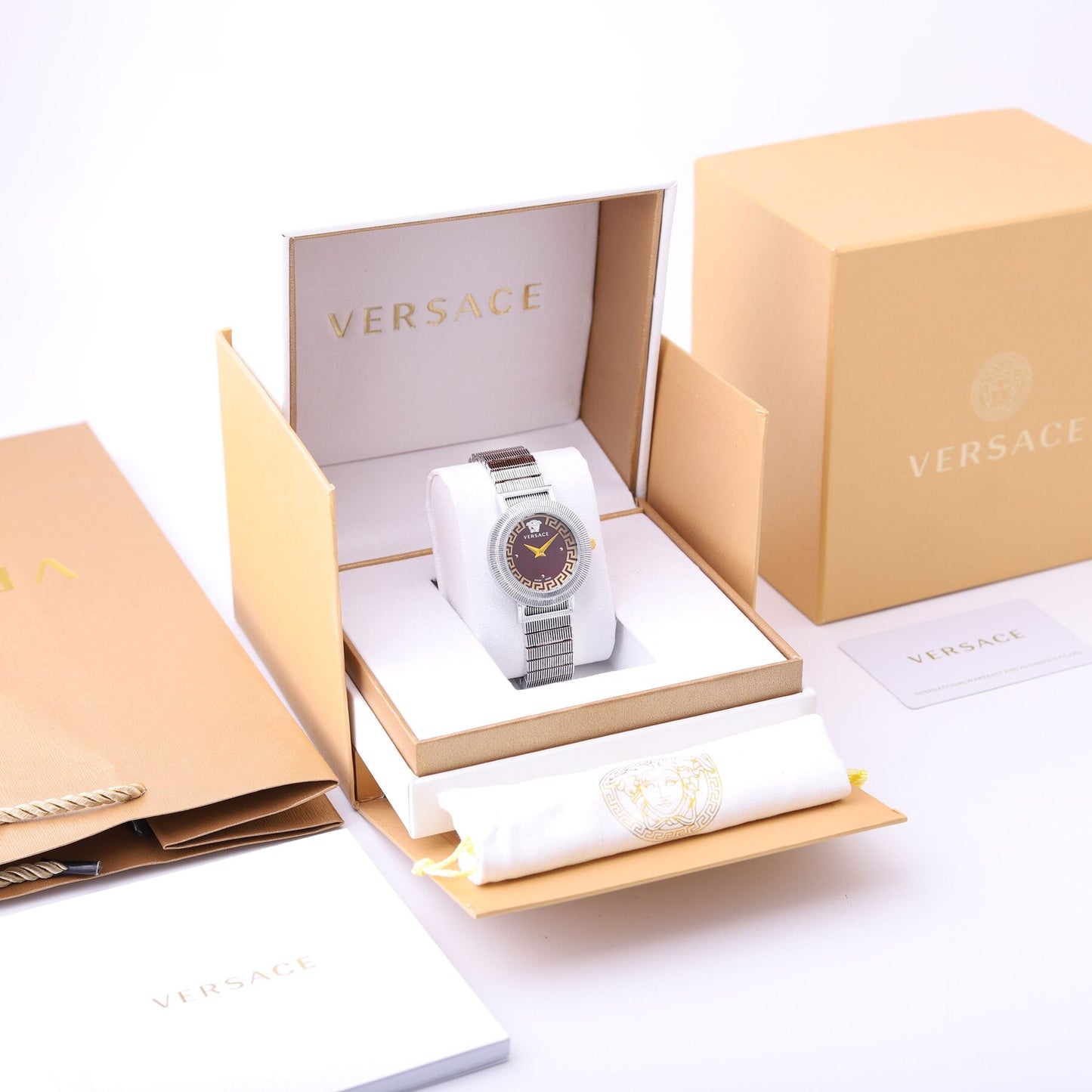 🍷 ساعة فرزاتشي (فضي وميناء خمري) - أناقة ملكية وجاذبية غامضة ✨