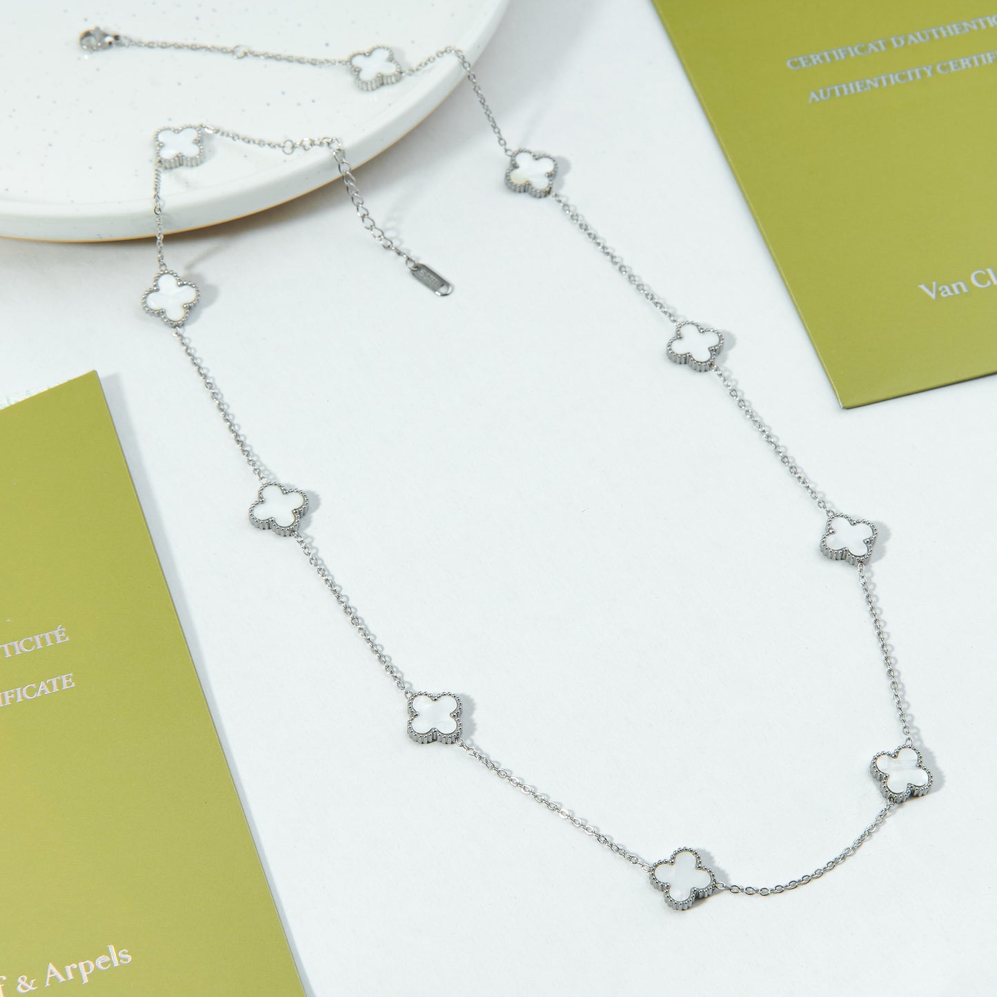 ✨ سنسال فان كليف أبيض وفضي - 10 وردات ✨