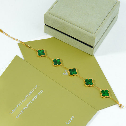 ✨ اسوارة فان كليف أخضر مموج ستيل – أناقة الطبيعة في حركة مستمرة ✨