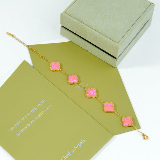 ✨ اسوارة فان كليف وردي مموج ستيل – أناقة ناعمة تتدفق كالنغم ✨