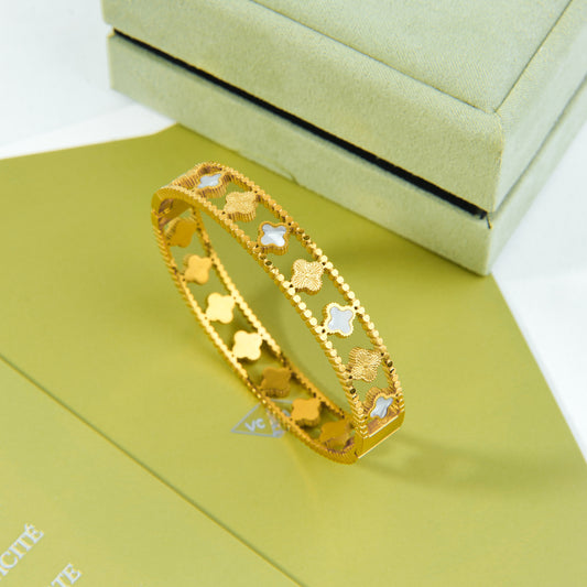 ✨ اسوارة فان كليف وردات مكس – أناقة تزهر على معصمك ✨