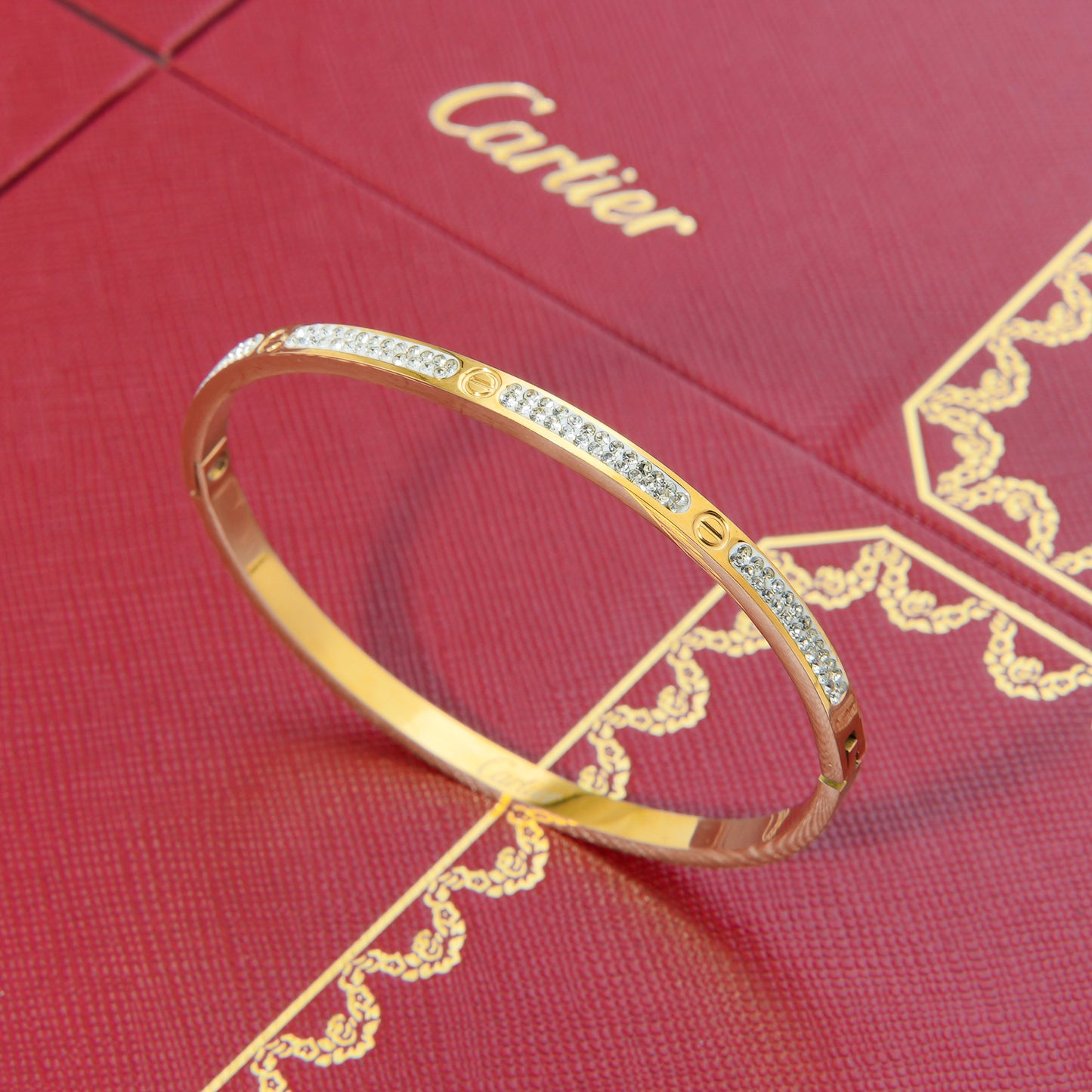 اسوارة كارتير love نصف زركون رفيع