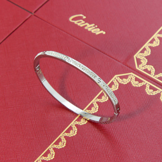 اسوارة كارتير love نصف زركون رفيع