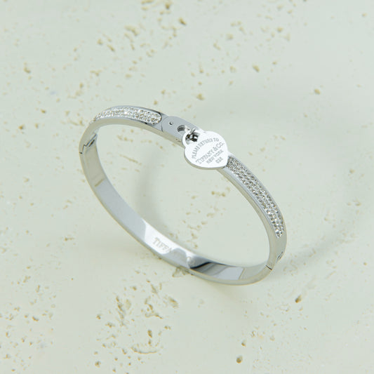 ✨ اسوارة تفاني Tiffany – فضي مع تعليقة ✨