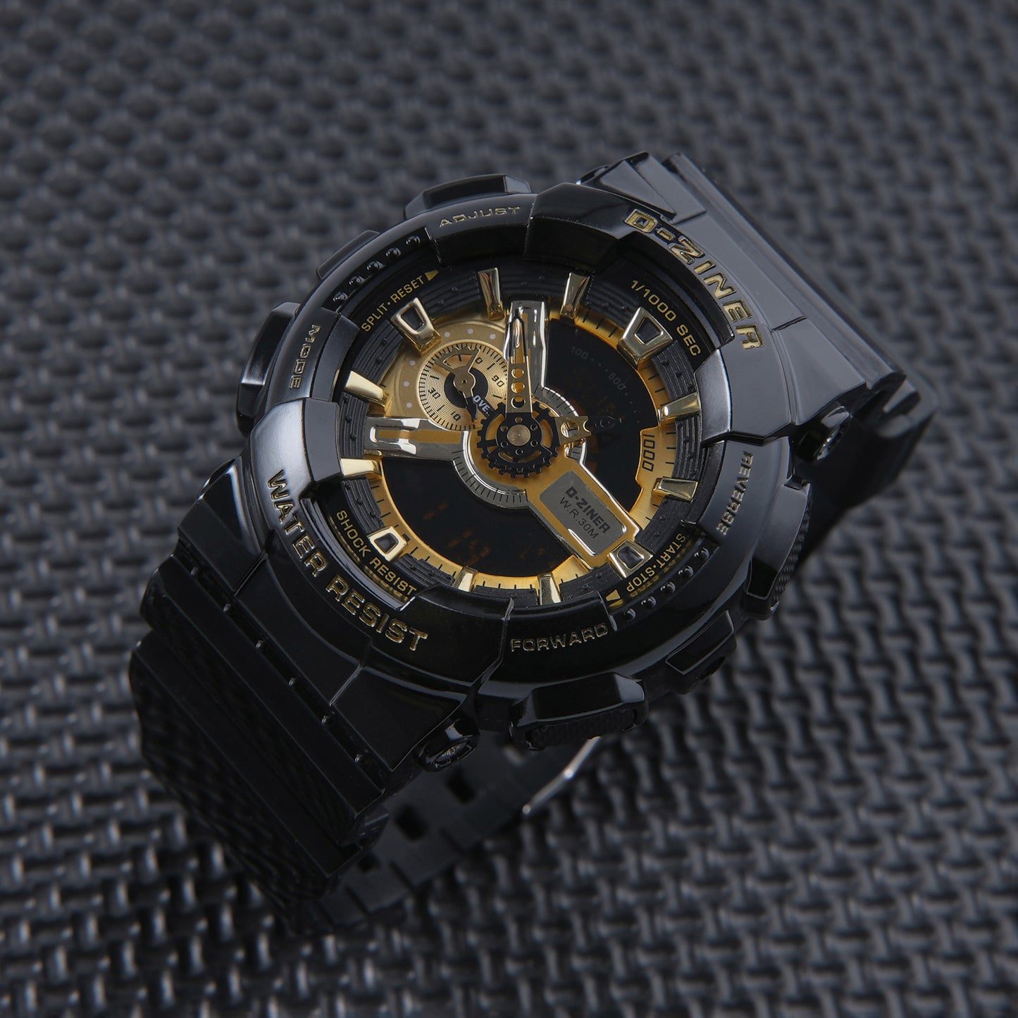 ساعة ديزاينر جي شوك اسود ذهبي