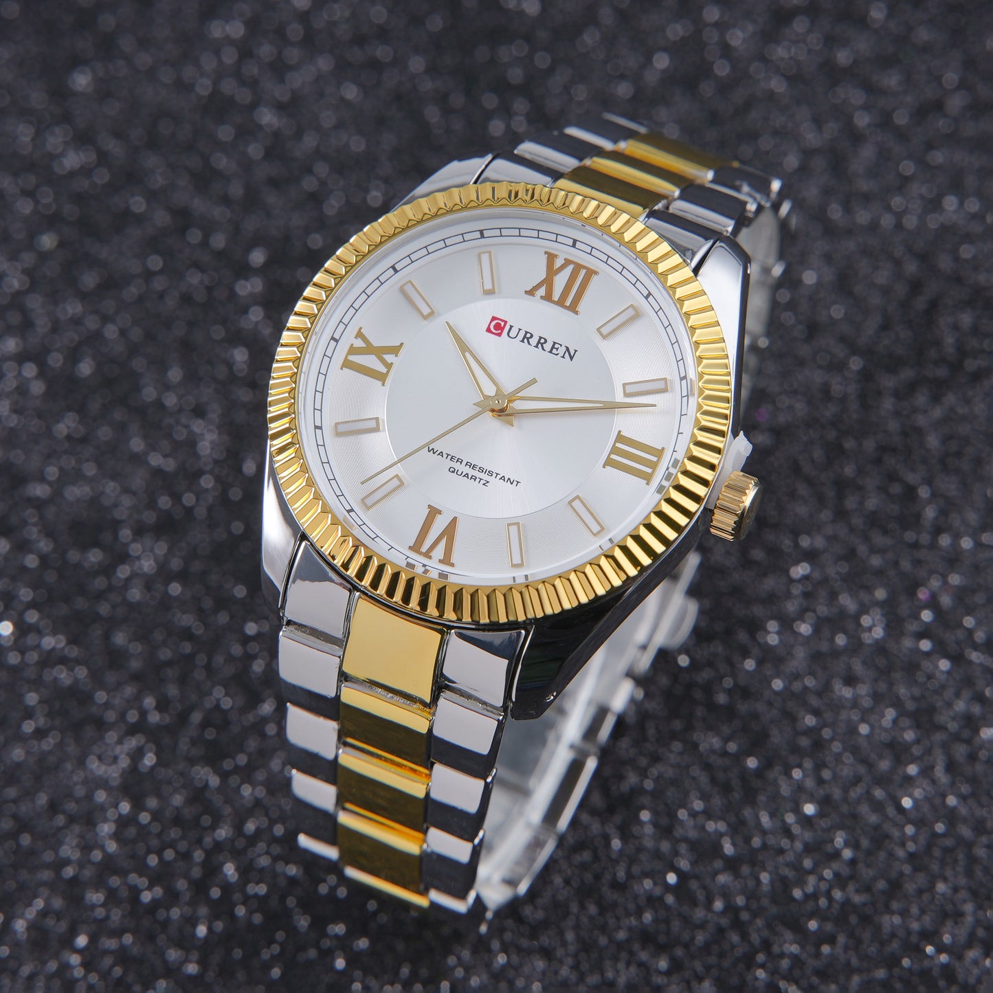 ✨ ساعة Curren Two-Tone Luxe – مزيج الذهب والمعدن بلمسة كلاسيكية 💛