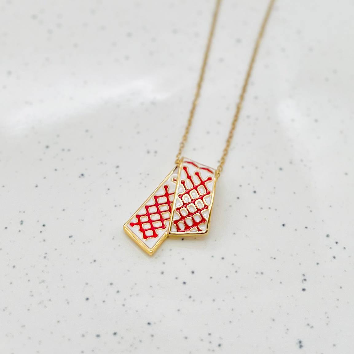 ✨ سنسال الكوفية – أحمر 🇵🇸 ✨