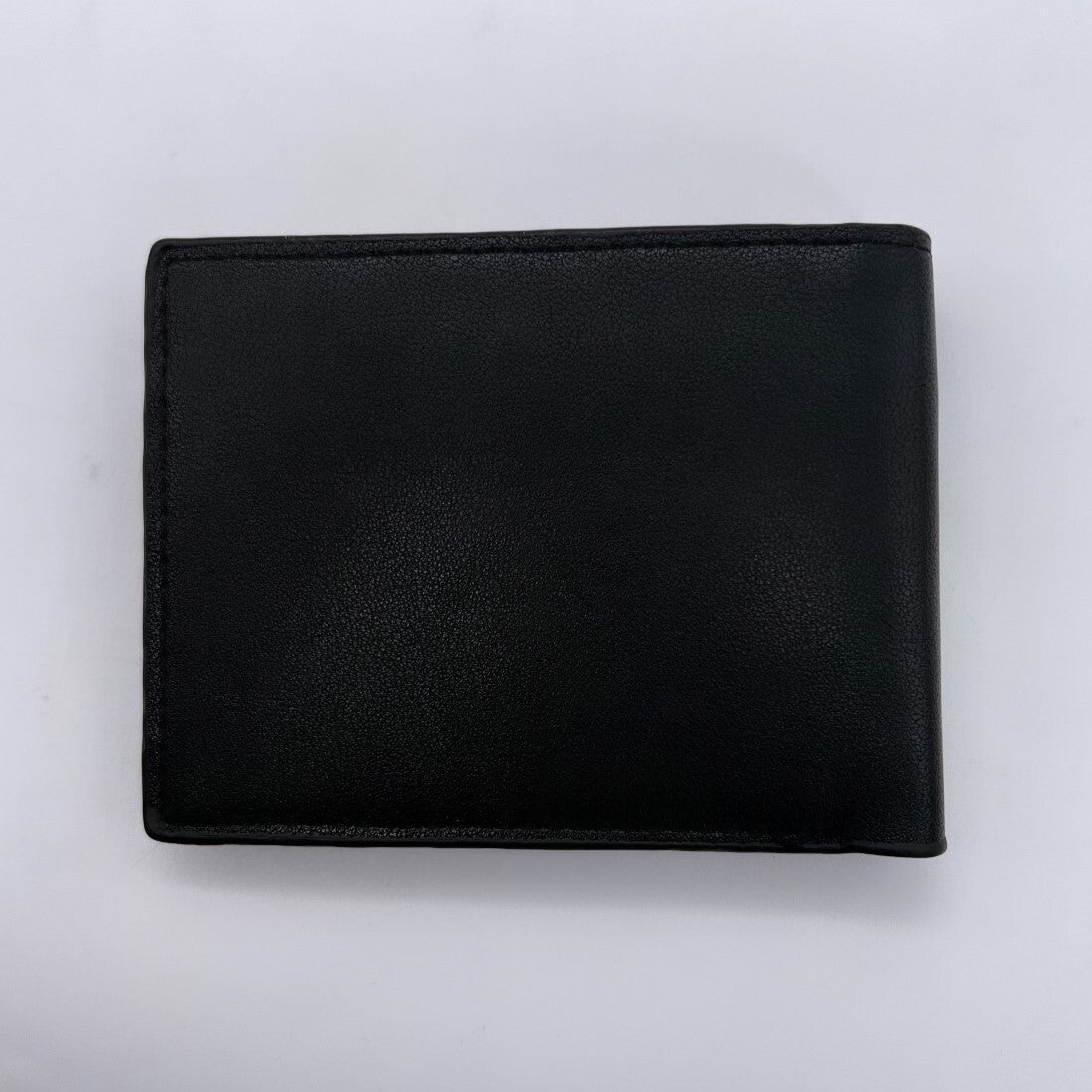 جزدان جلد طبيعي – أسود مع خط أحمر أنيق 🖤🔴