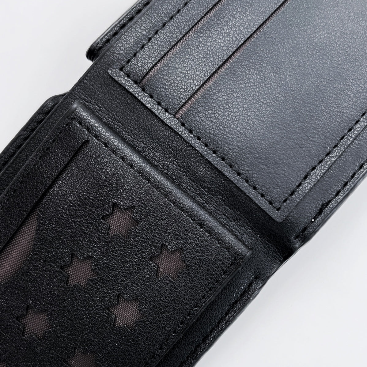 جزدان جلد طبيعي – أسود مع خط أحمر أنيق 🖤🔴