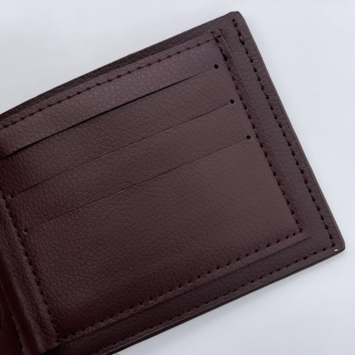 جزدان جلد طبيعي بلون بني 🤎