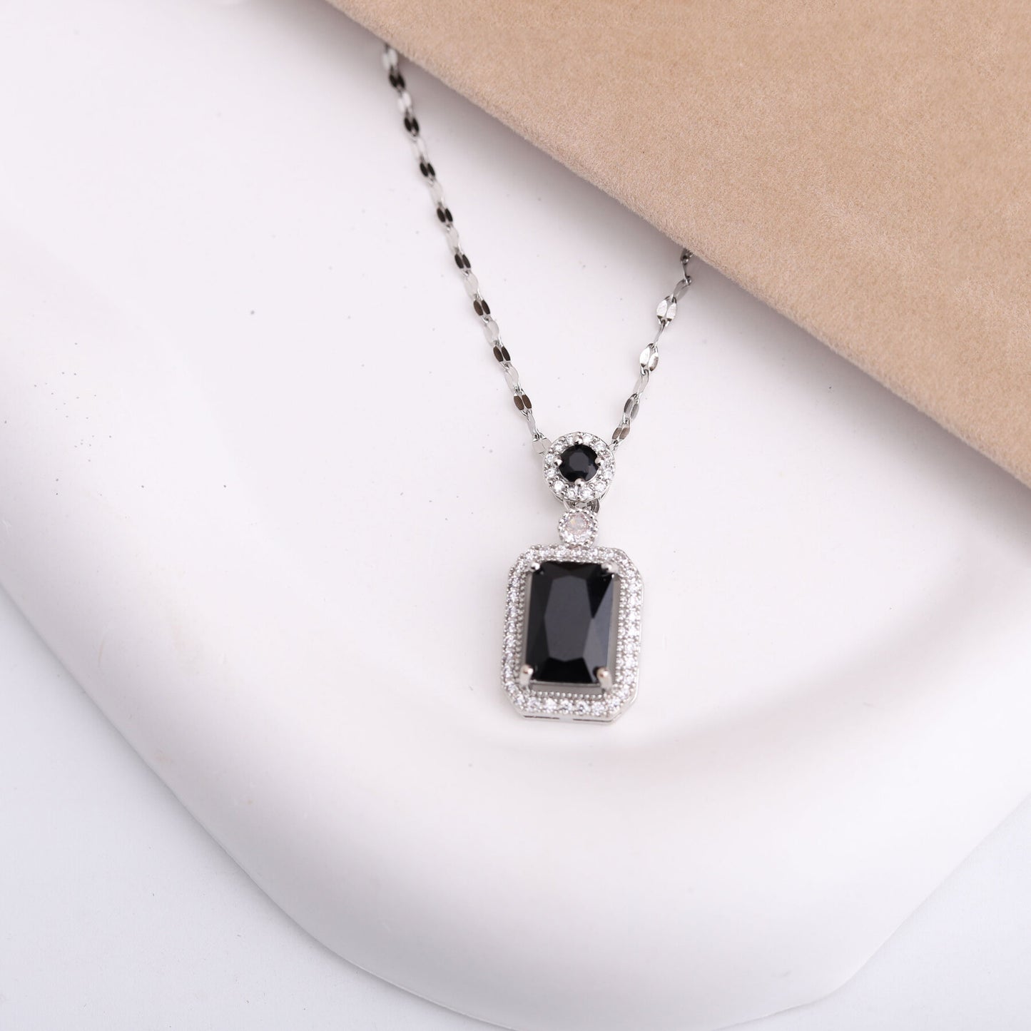 ✨ طقم لازوردي – 3 قطع فضي بزركون أسود ✨