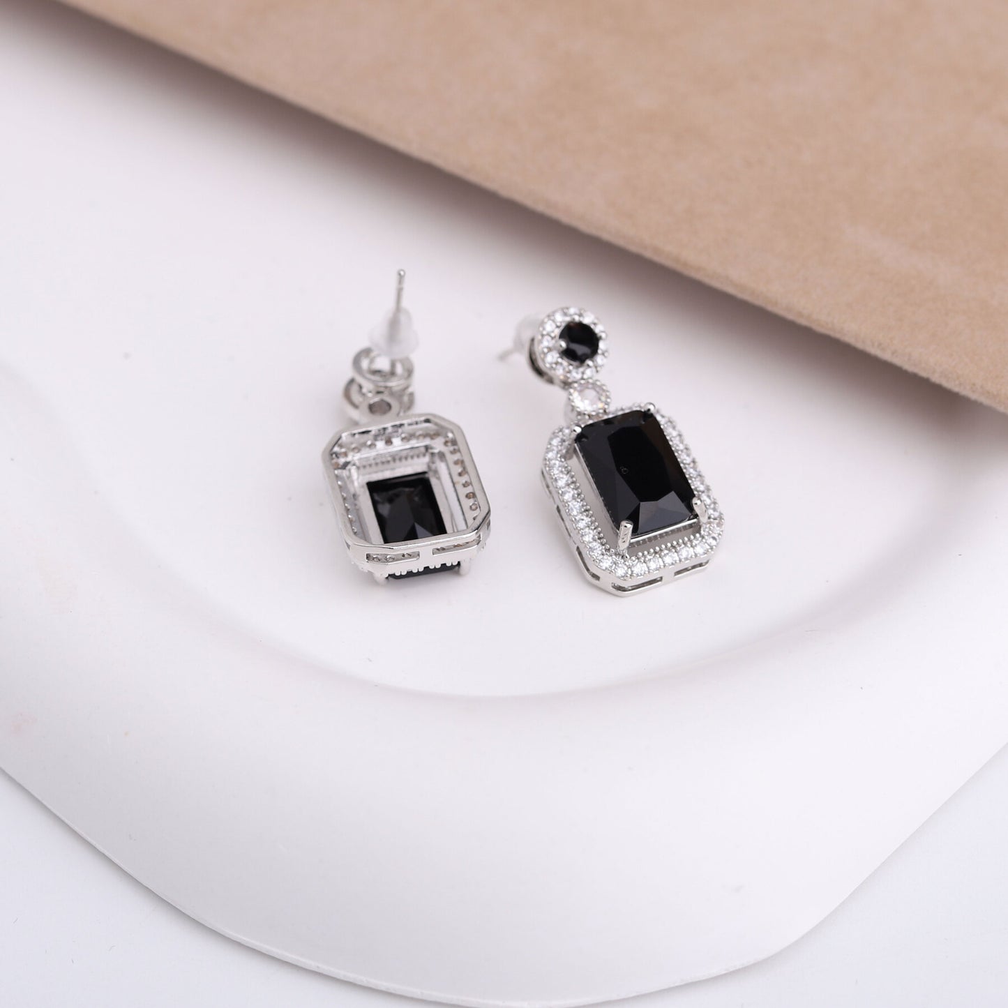 ✨ طقم لازوردي – 3 قطع فضي بزركون أسود ✨