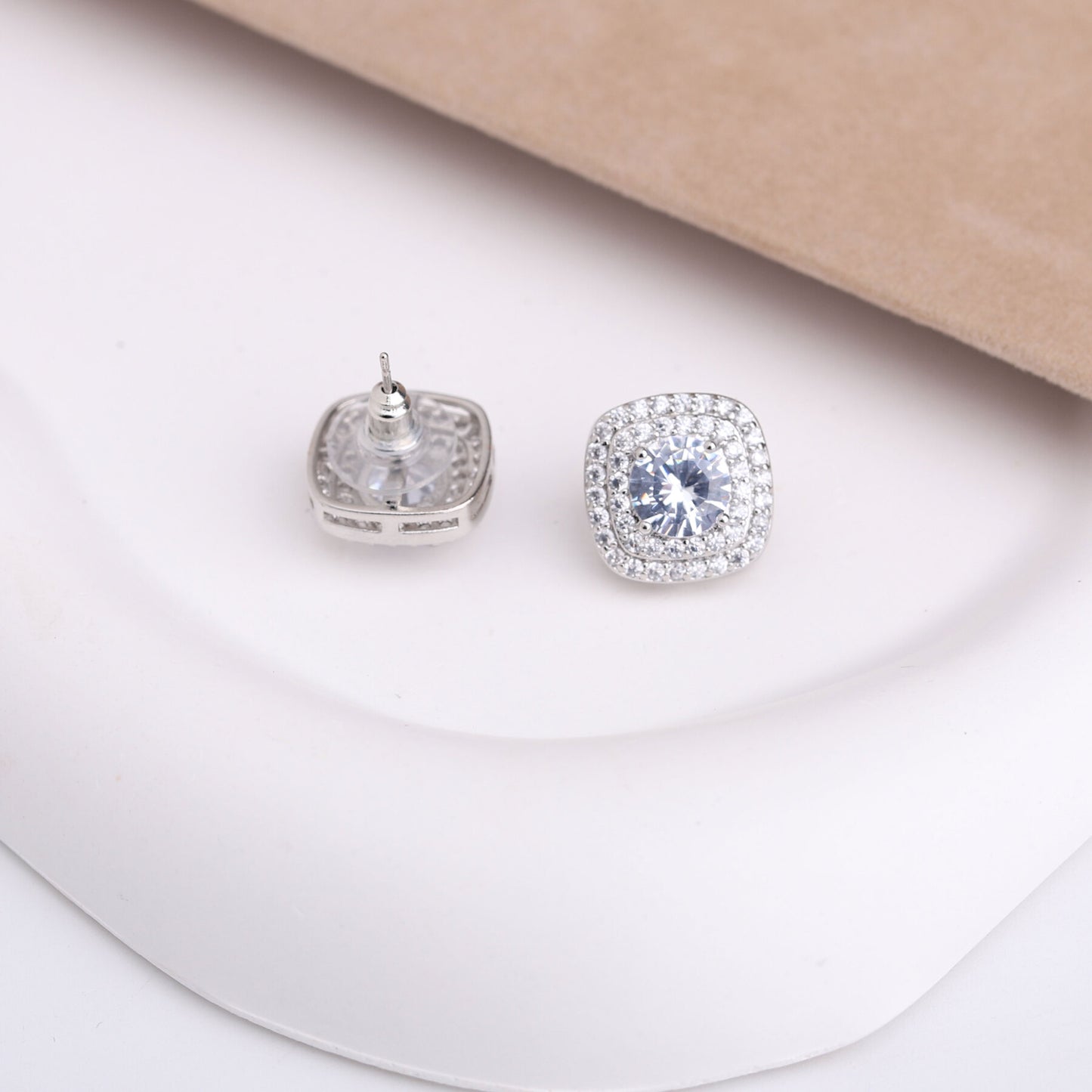 ✨ طقم لازوردي – مربع 3 قطع فضي مرصع بالزركون ✨