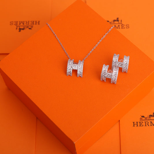 ✨ طقم هيرمز – فل زركون فضي فاخر ✨