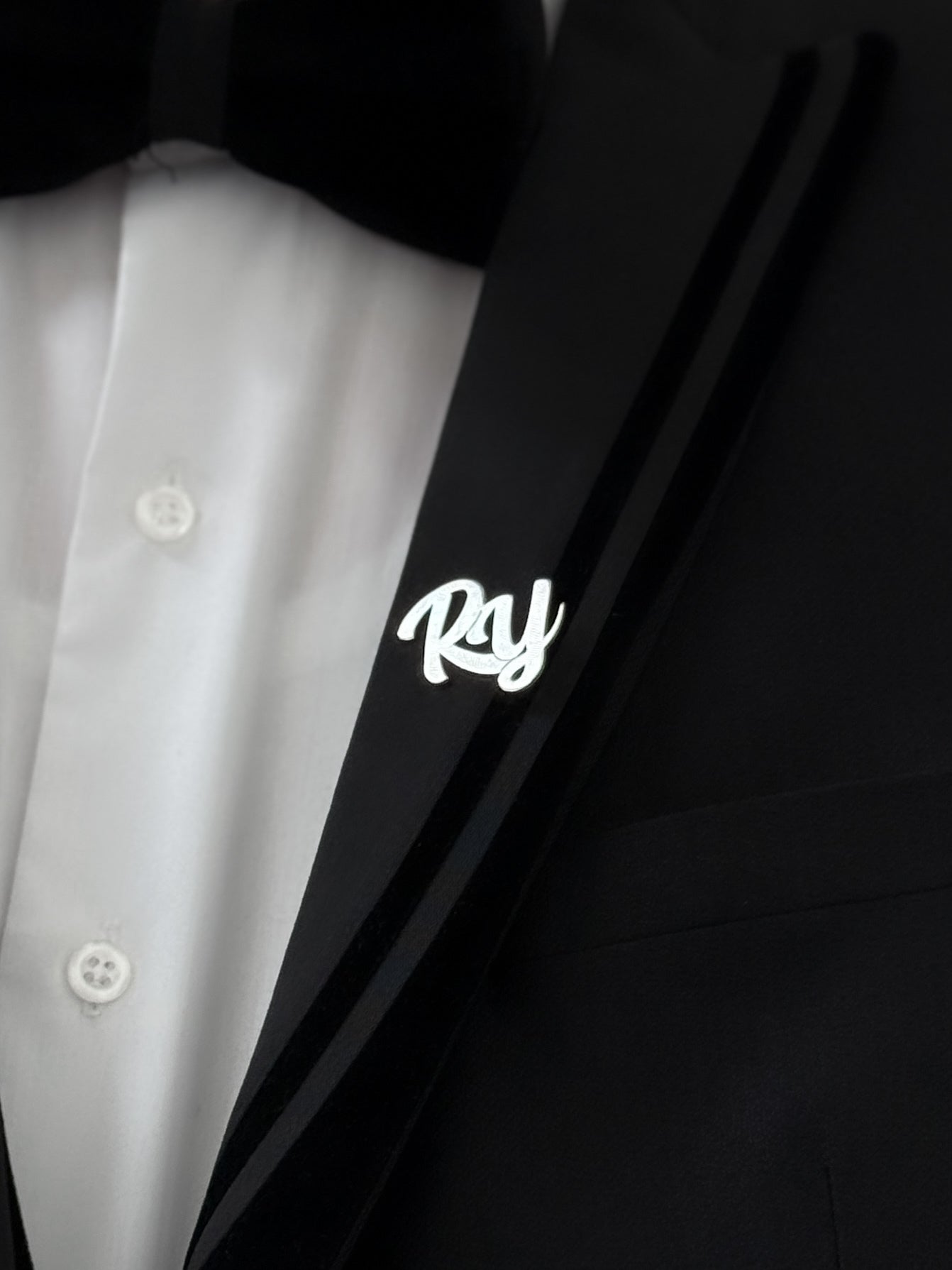 بروش فضة – حرفين مميزين ✨💖