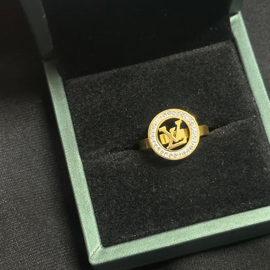 ✨ خاتم لويس فيتون LV – زركون فاخر ✨