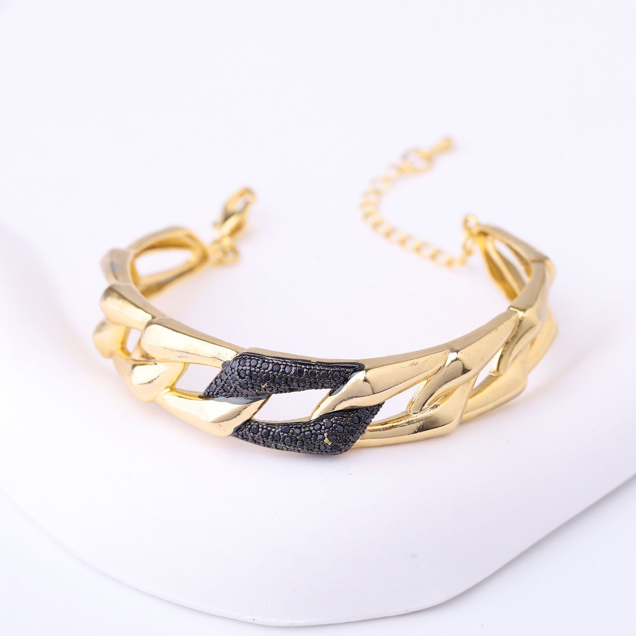 ✨ طقم لازوردي – 4 قطع ذهبي بزركون أسود ✨