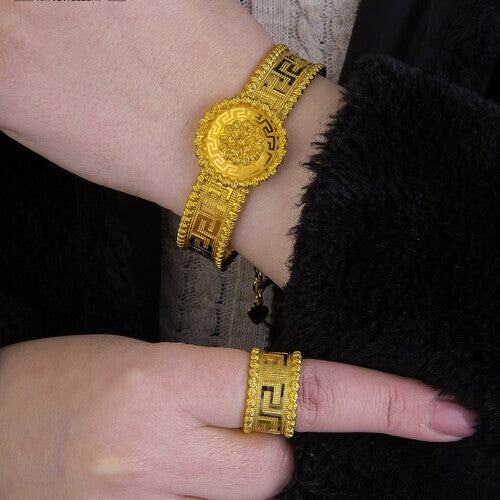 🔱 تتويج الأيدي بلمسة فرزاتشي: الإسوارة وخاتم الختم 👑