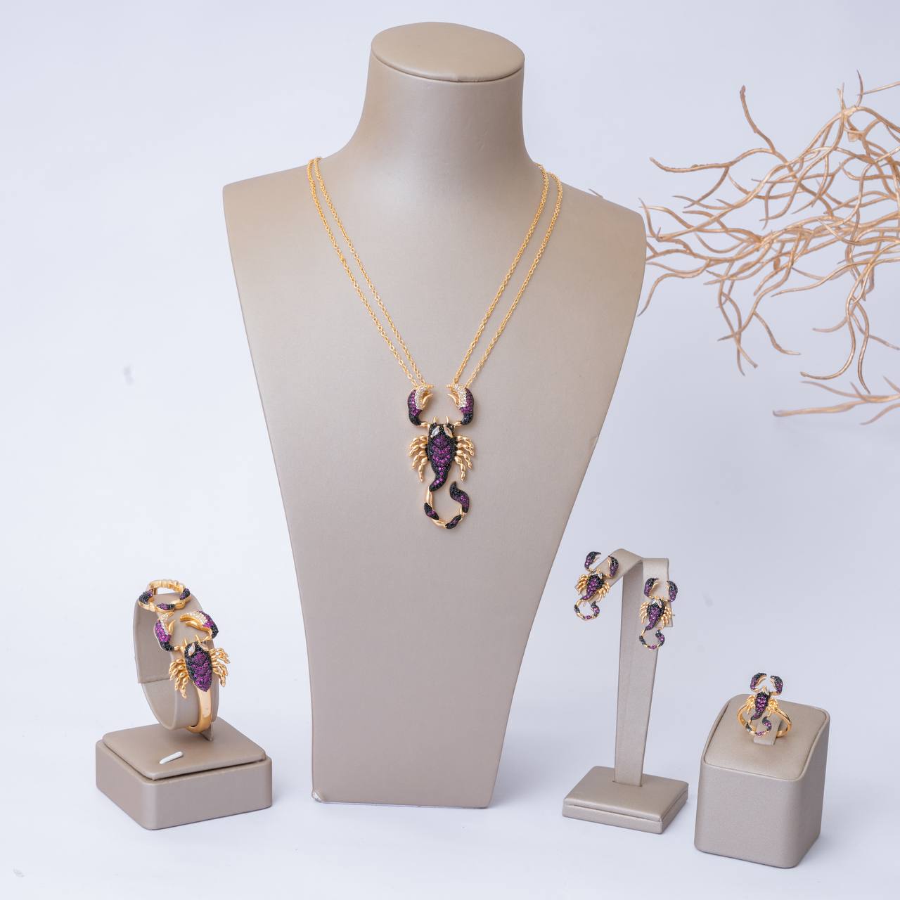 ✨ طقم العقرب – سكجها أسود ✨