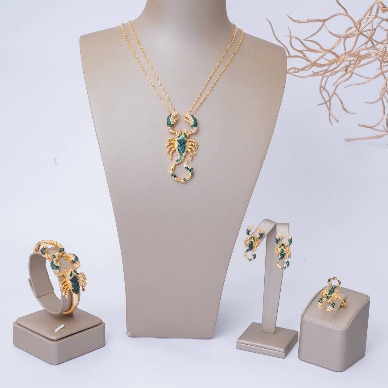 ✨ طقم العقرب – سكجها أخضر ✨